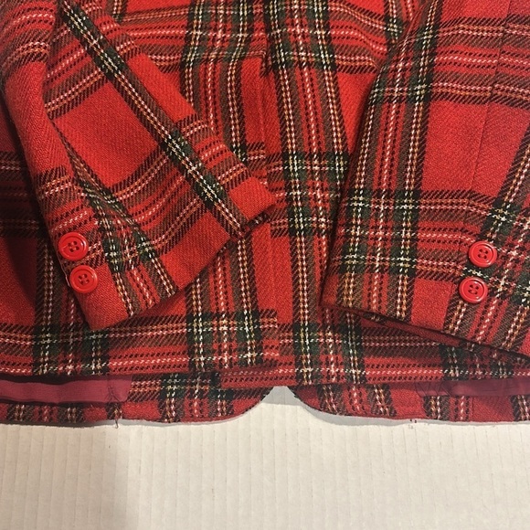 Adoria wool mix red green black plaid jacket with front pockets and 2 button up - Picture 8 of 10